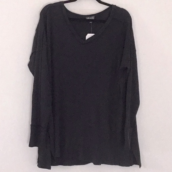 belk Tops - Belk Wonderly, Woman’s Black V-Neck Waffle Knit Long Sleeve Relaxed Fit Tunic.